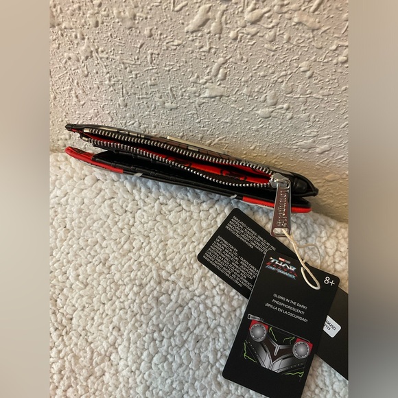 Loungefly Marvel Thor love and thunder glows in dark wallet NWT - Picture 4 of 7